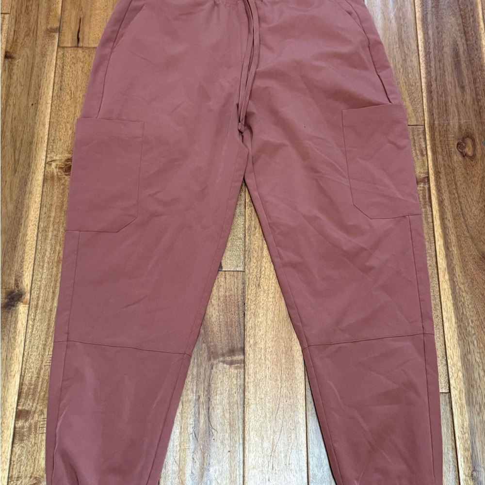 Women’s Cargo Jogger Pants in Dusty Rose